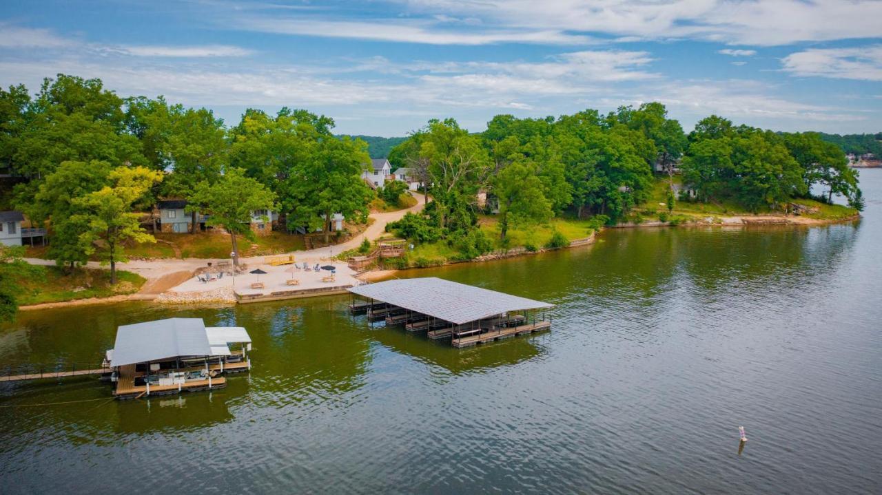 Lakeshore Fishing Cabins #4 Lake Ozark Exterior photo